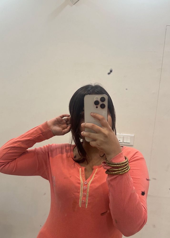 fitted full sleeve top soft cloth