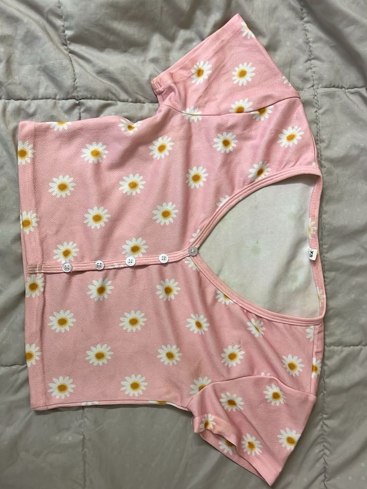 Cute Pink Daisy Crop Top