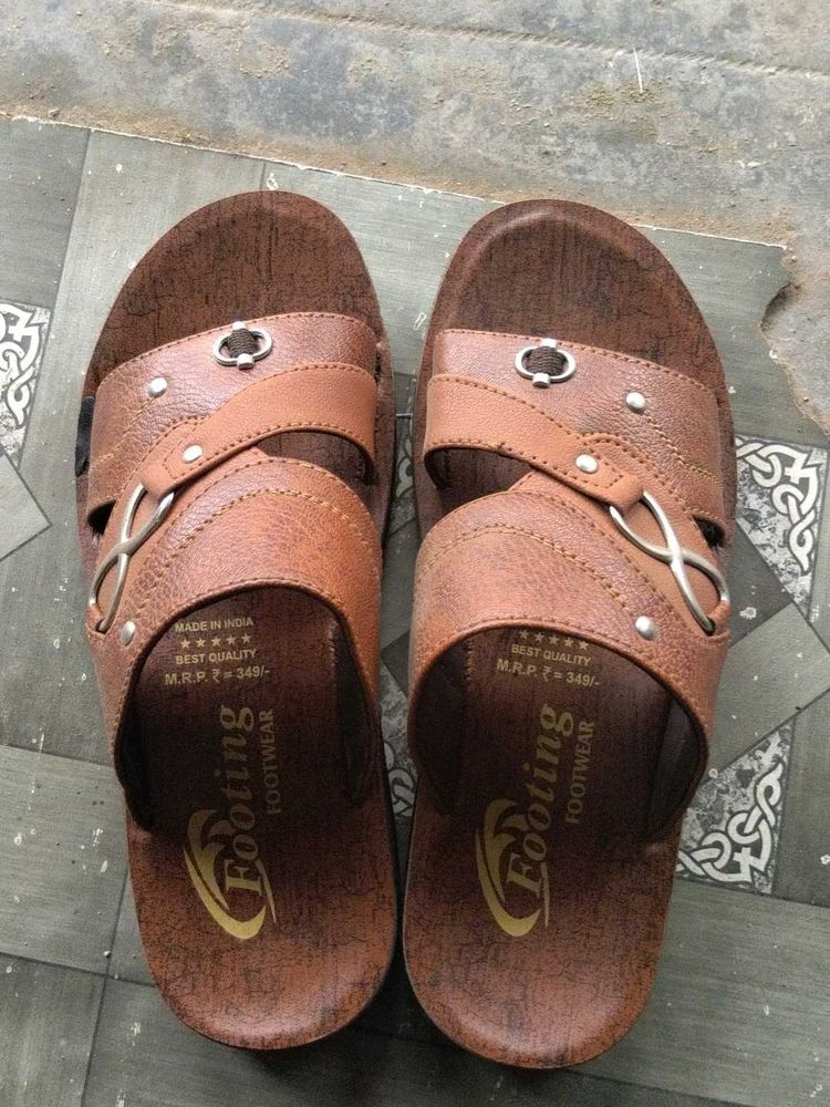 Footing Brown Sandals