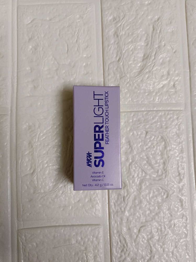 NYKAA Super Light Lipstick