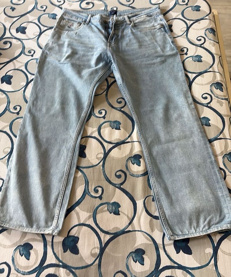 Light Wash Denim Jeans