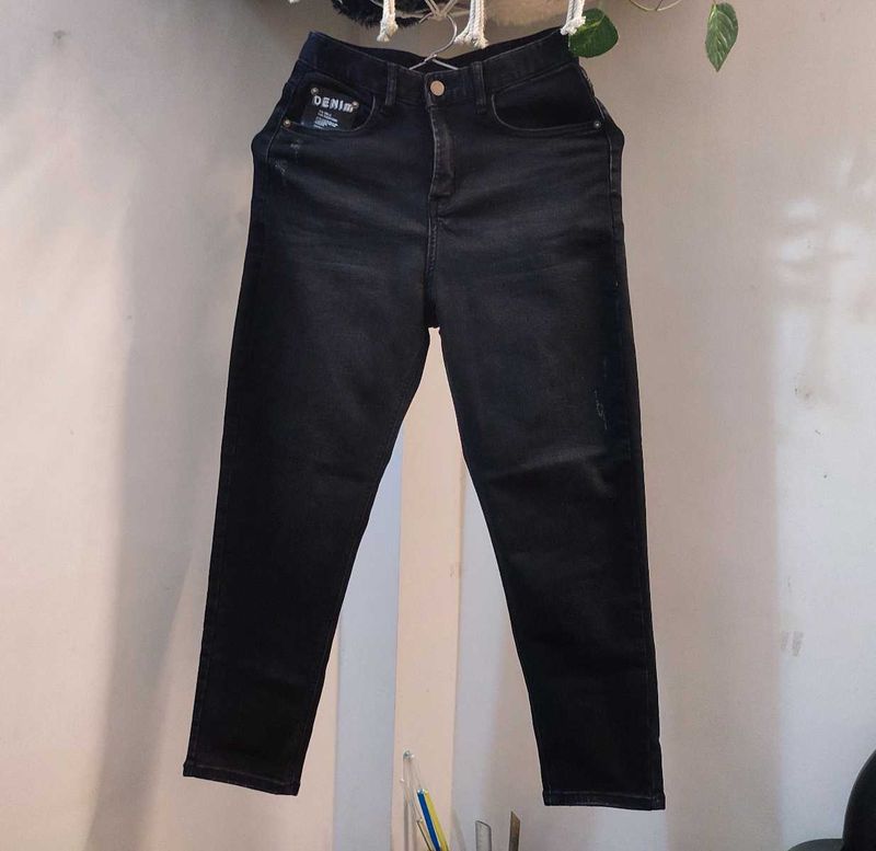 boyfriend fit denim jeans