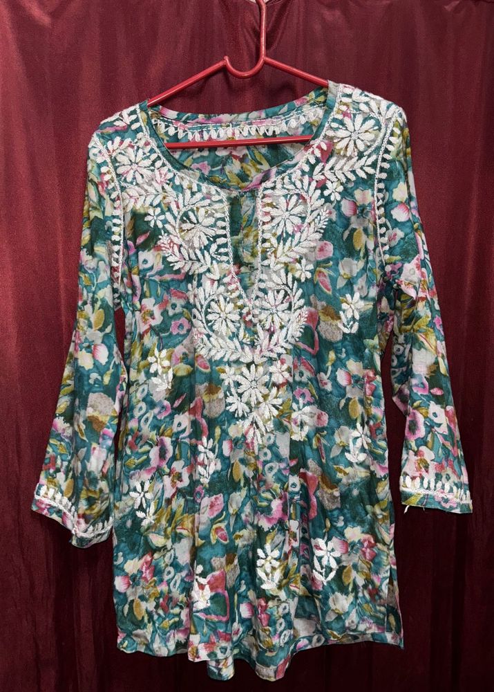 Floral Embroidered Kurta