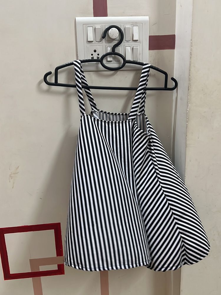 Asymmetric Black And White Stripped Top