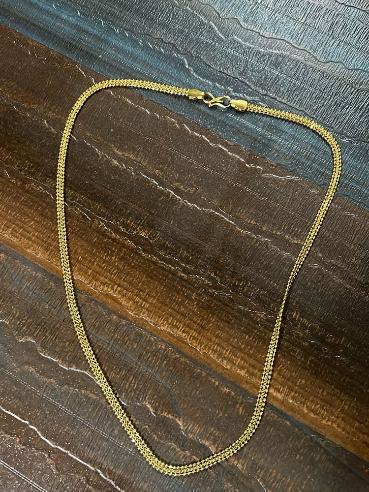 Elegant Gold-Tone Chain