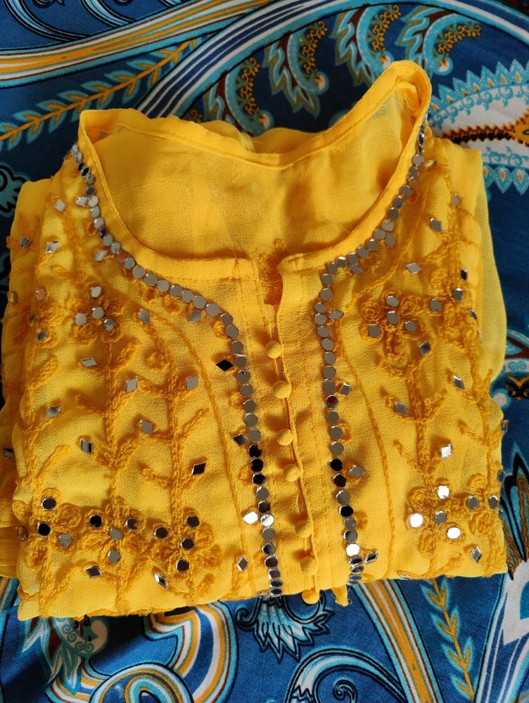 Chikenkari Short Kurti