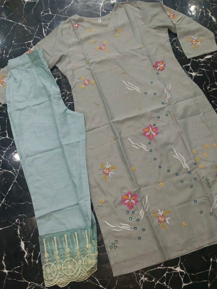 Floral Embroidered Kurti with Pants Set