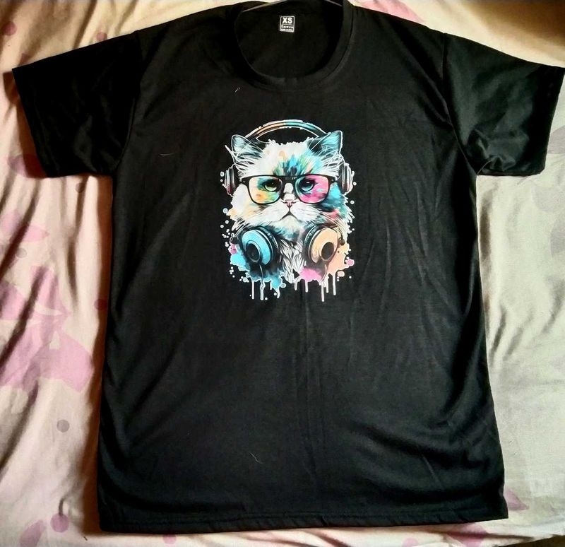 Black Tshirt With Cat Print