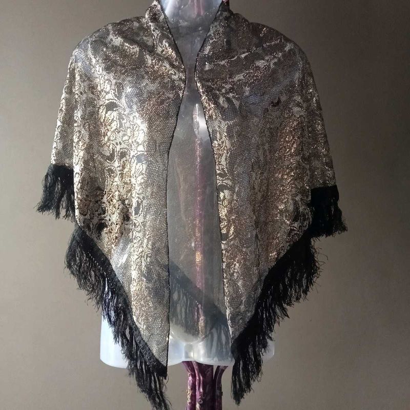 Elegant Scarf with Fringe