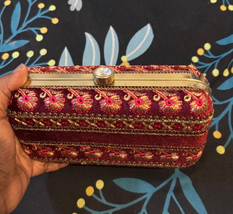 Embellished Clutch (350 each)