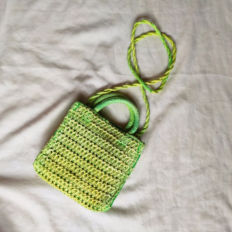 H&amp;M Green Straw Sling Bag