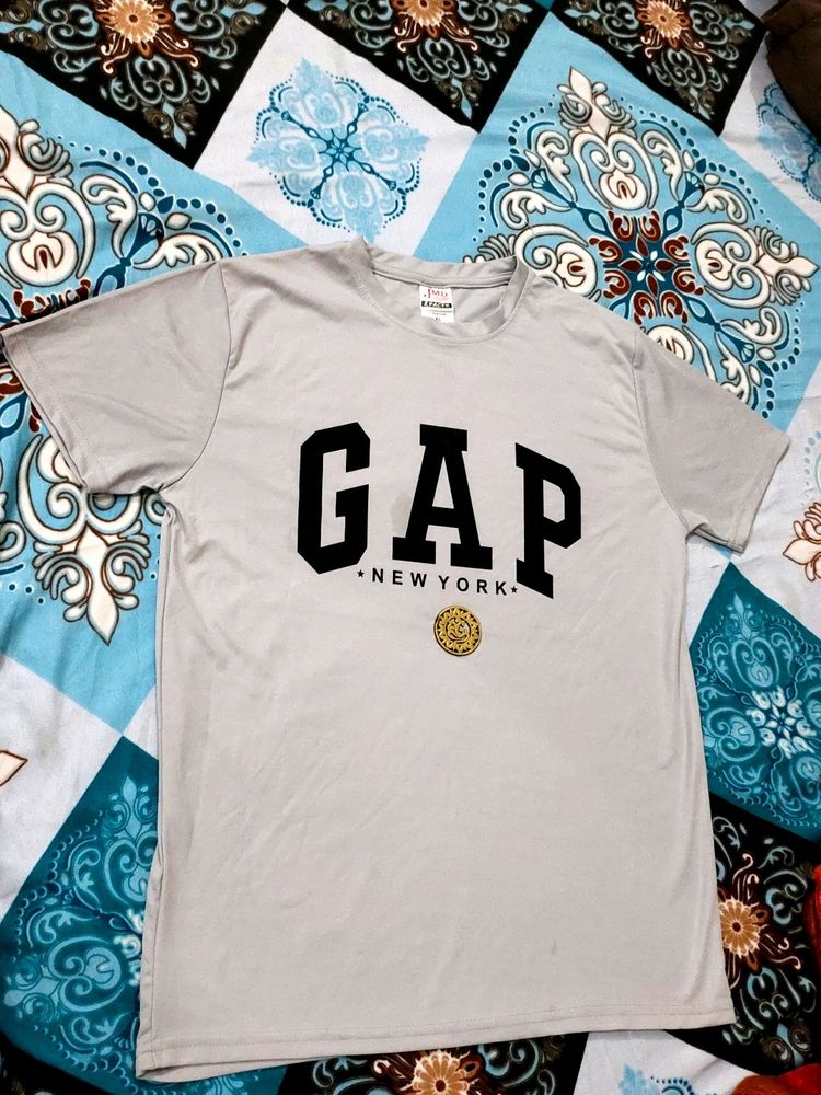 Gap T Shirt Size L