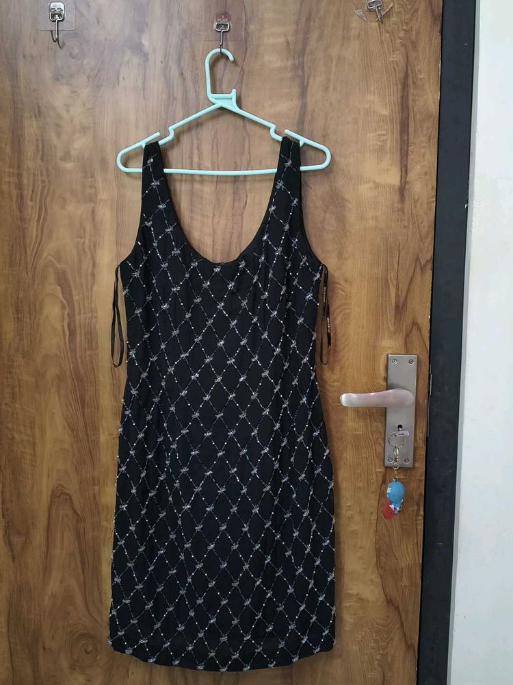 30-32..non stretchable..Elegant Black Dress