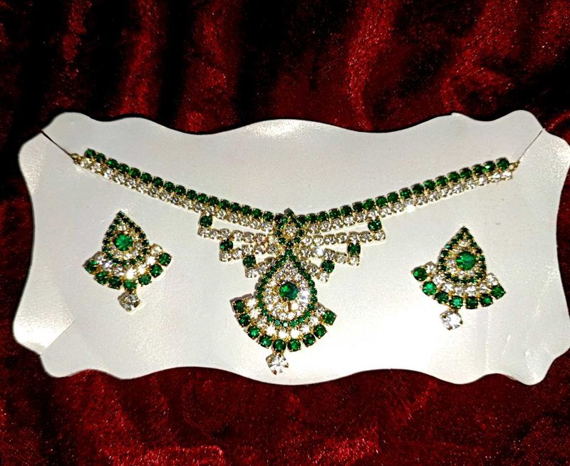 Green Stone Necklace Set