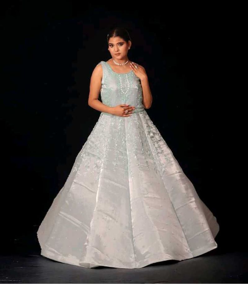 Elegant Gown  Price 7000 Not 800