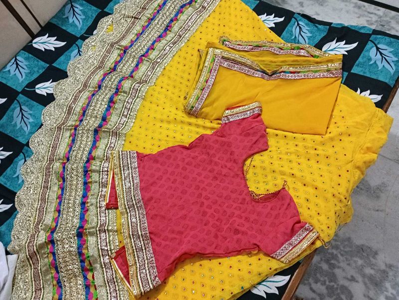 Haldi Lahenga With Pankha Bell