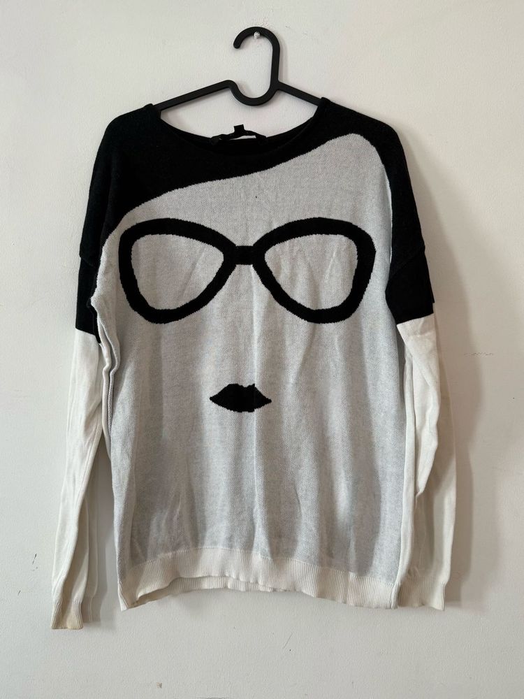 Chic Graphic Print Sweater