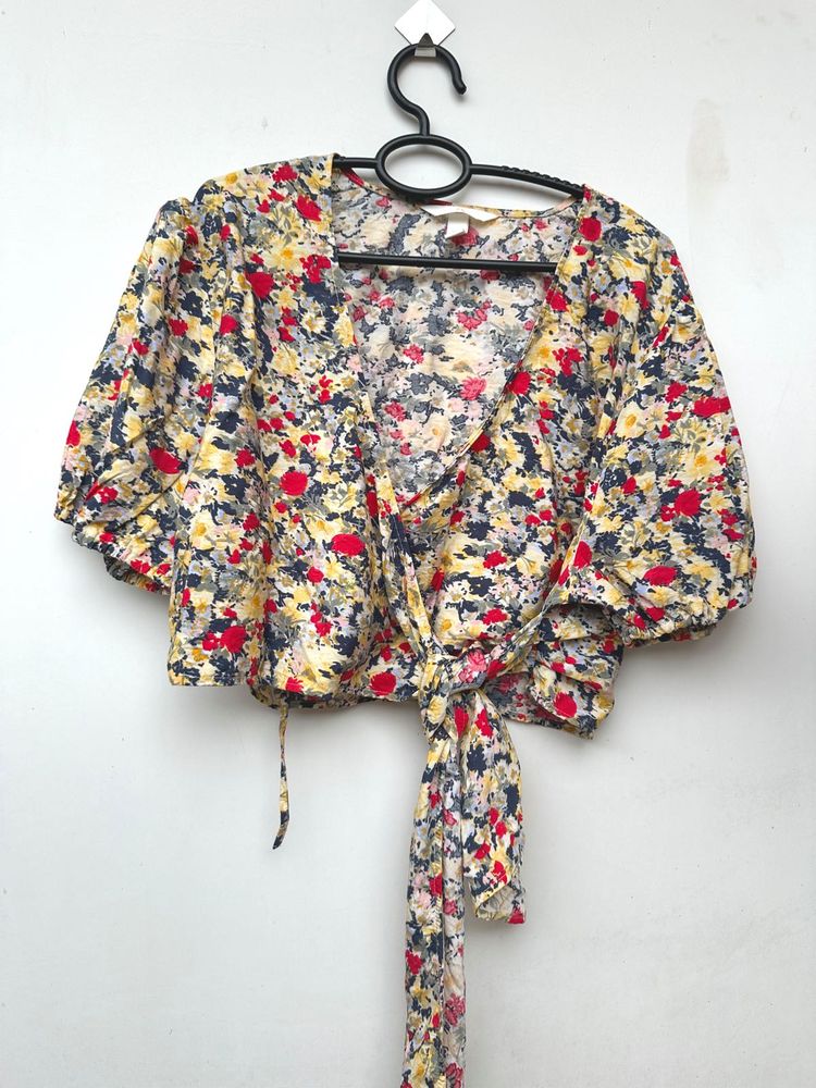 Floral wrapped Cropped Tops