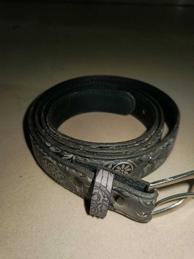 Patterned female belt