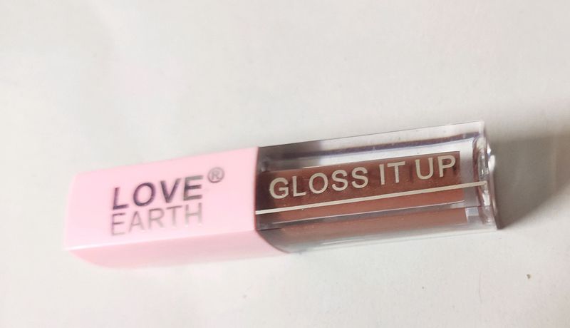 New-Sparkling Lip Gloss From Love Earth Brand