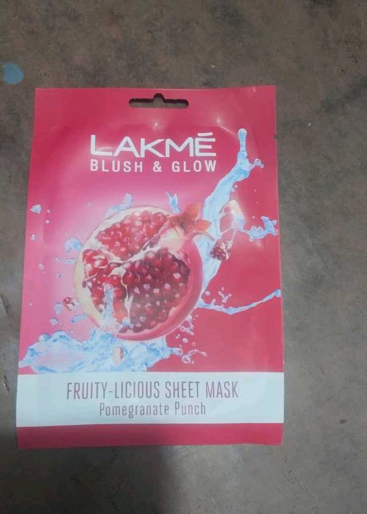 Lakme Blush &amp; Glow Sheet Mask