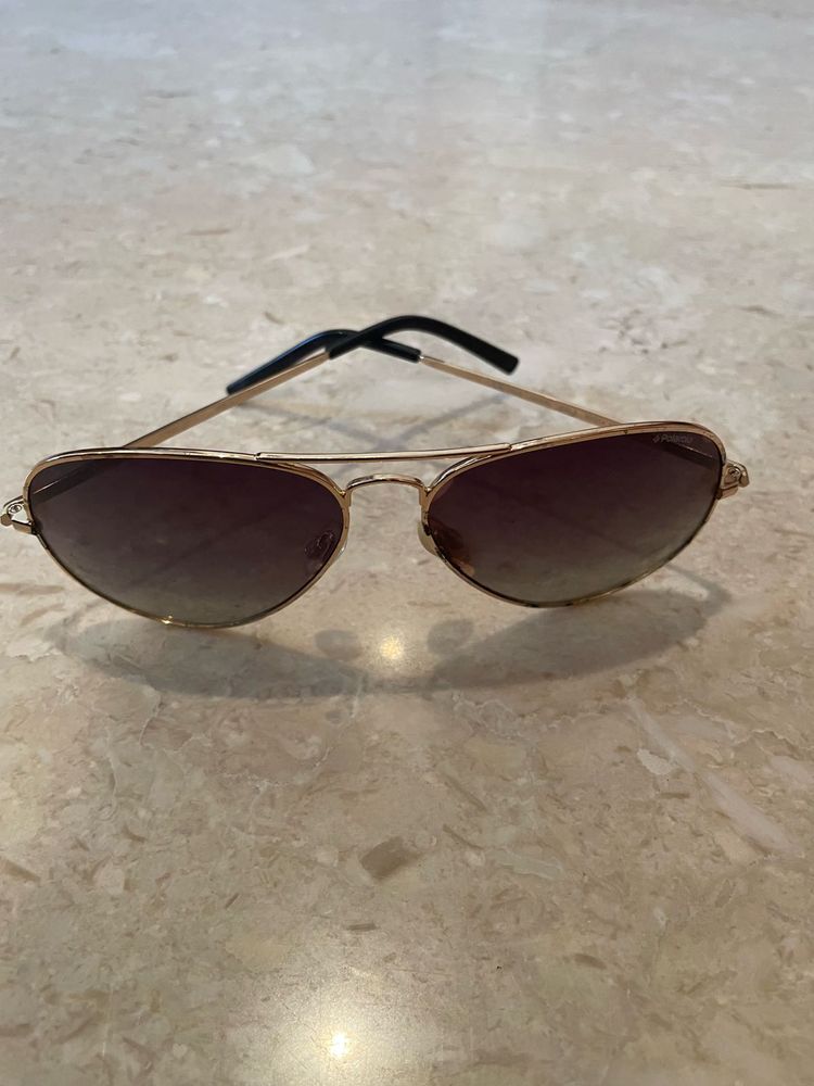 Polaroid Wayfarer Sunglasses. Unisex