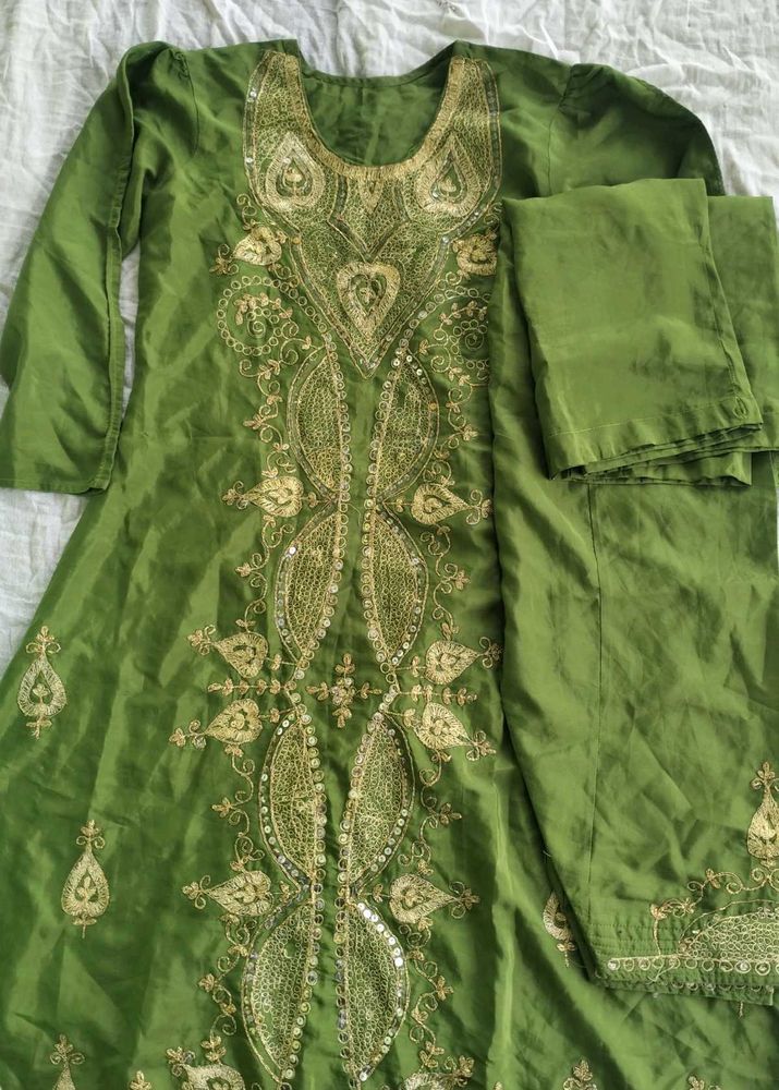 Green &amp; Gold Embroidered Salwar Kameez Suit