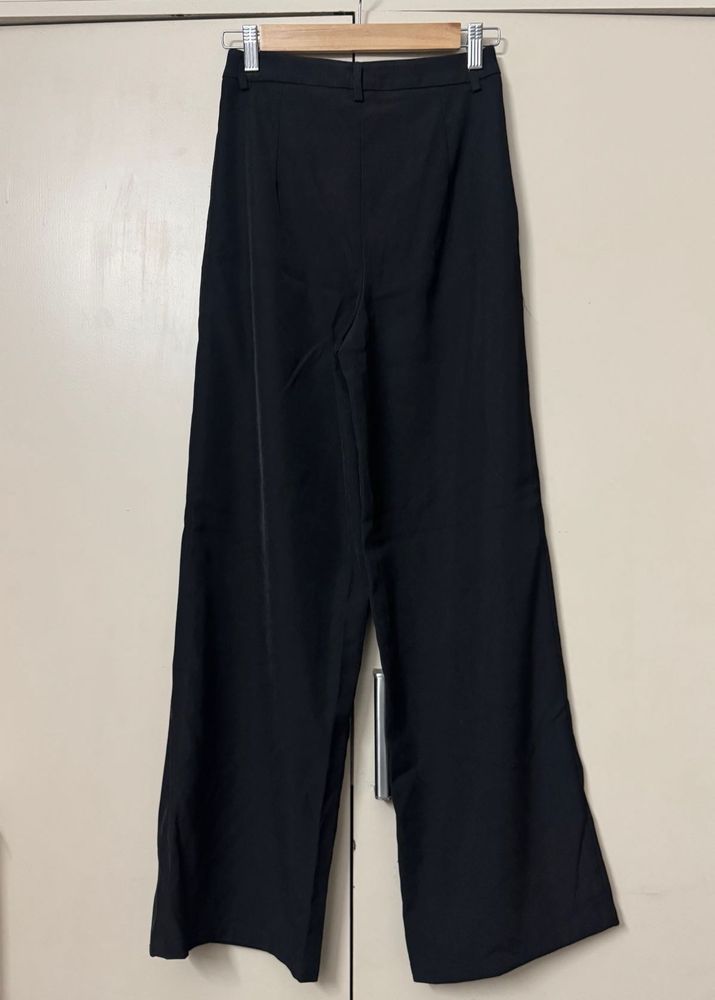 Brand New Without Tag Black Pants.