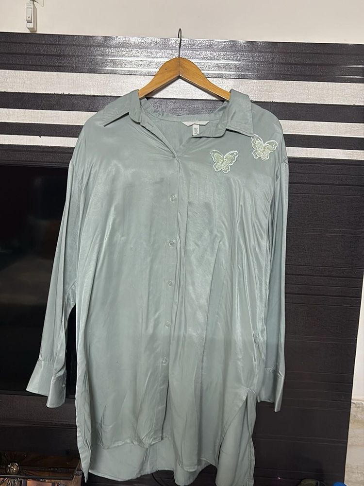 H&amp;M Oversized Butterfly Detail Shirt