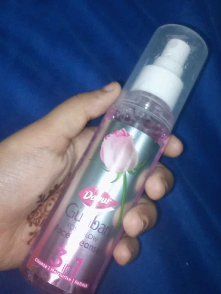 Dabur Gulabari Rose Face Cleanser