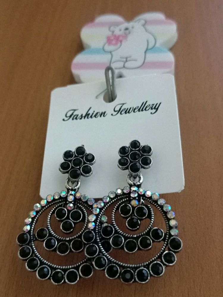 A Black Stone Party Earings