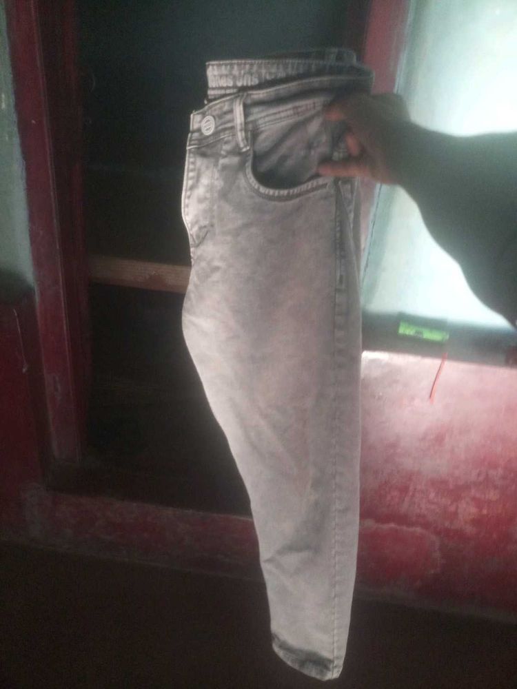 Stylish Grey Jeans