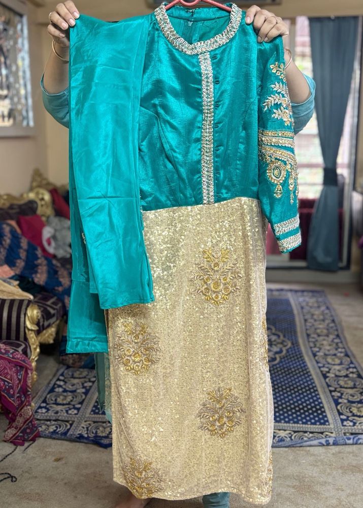 Teal Embroidered Kurta Set With Sequin And Beads