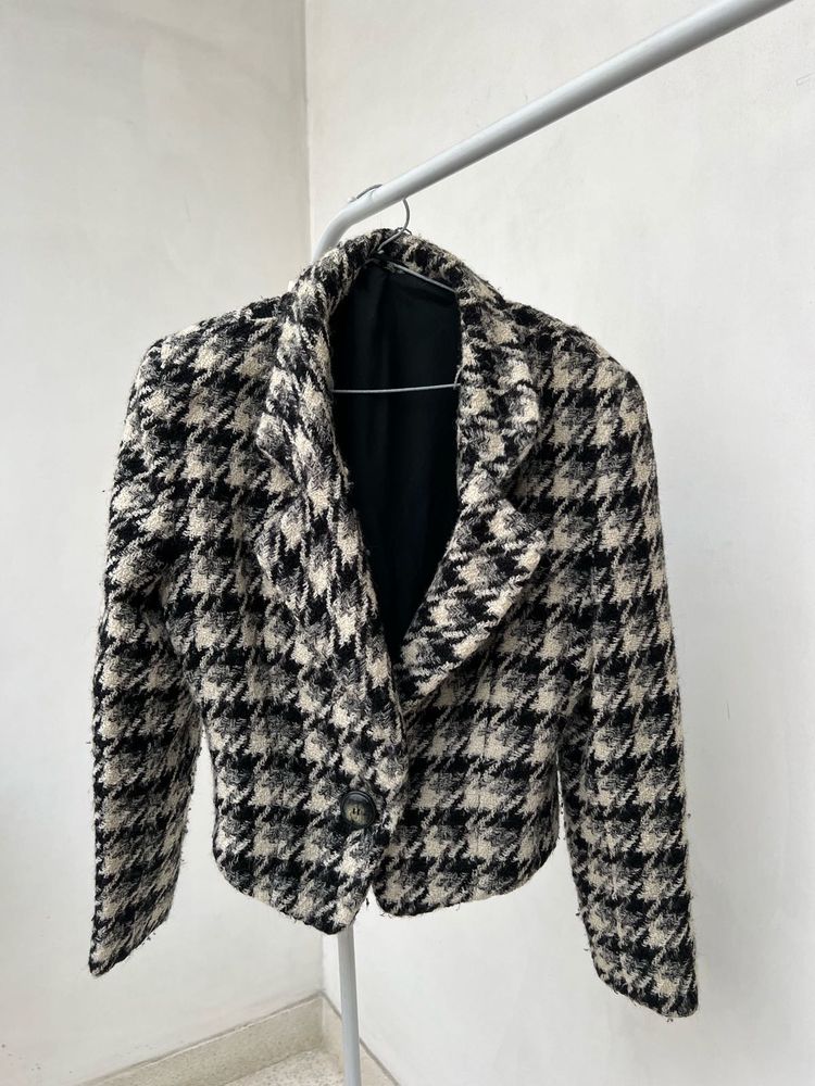 Woollen Blazer - Chic &amp; Stylish