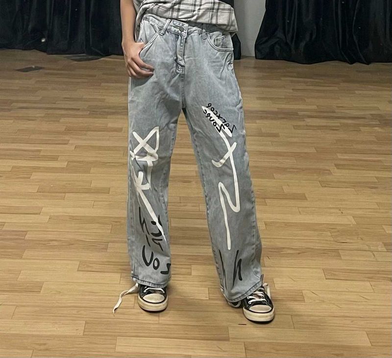 URBANIC Typography Baggy Jeans Women.