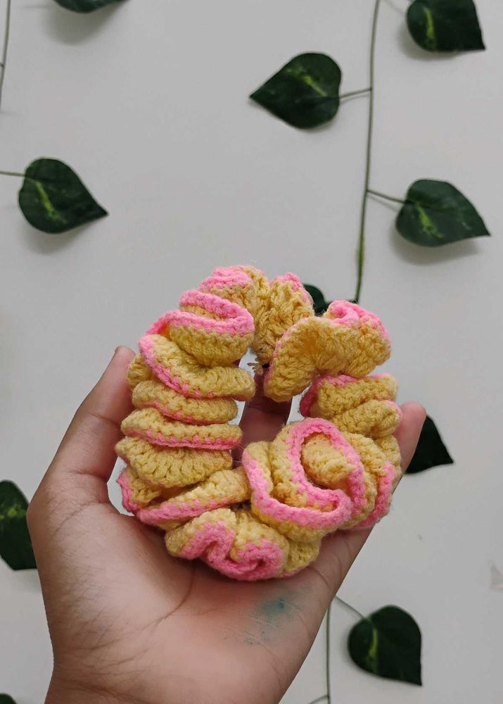 Cute Crochet Scrunchie💛