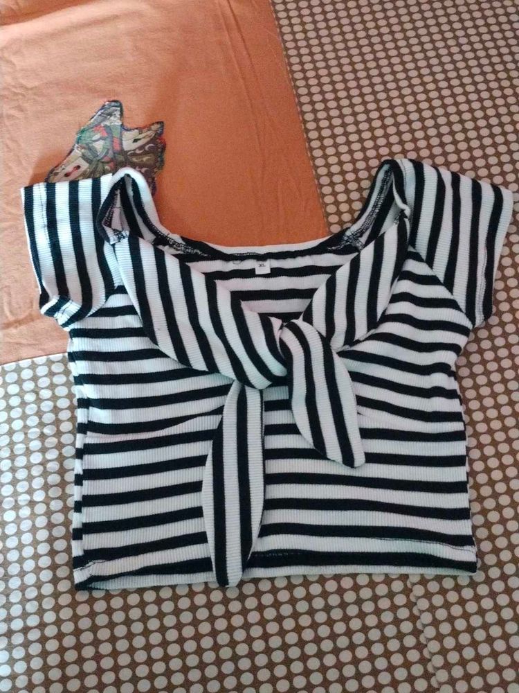 💖Knotted CROp Top 💖