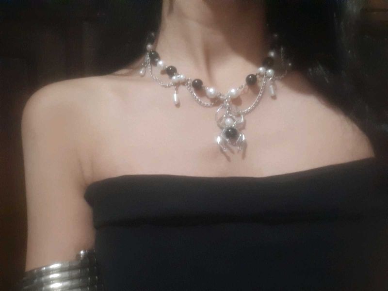 Elegant Beaded 🕷Necklace