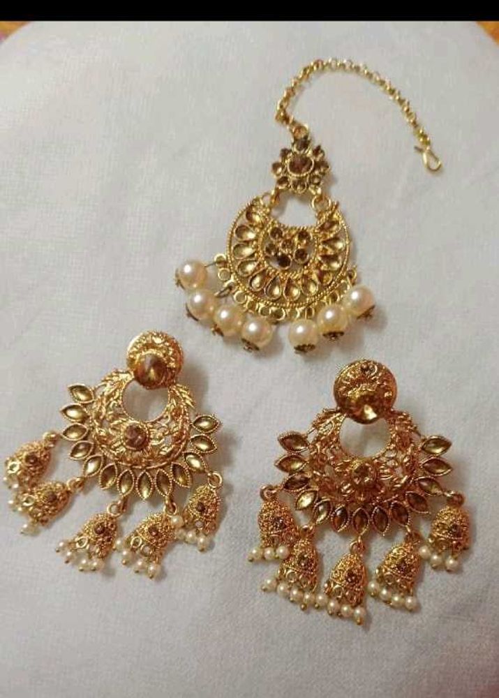 Earring With Mangtika