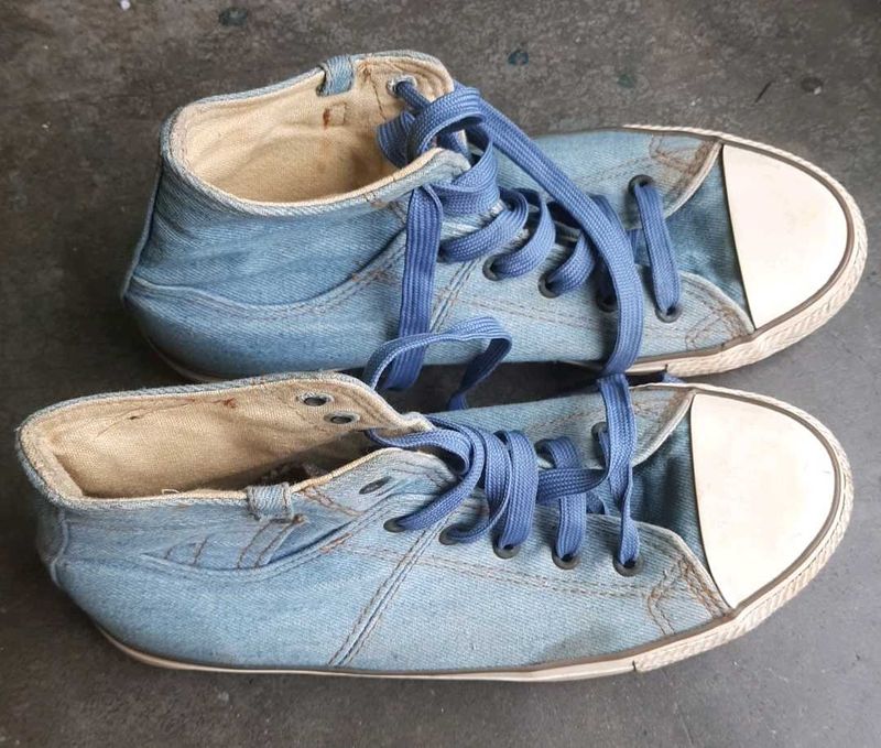 Woman Stylish Sneakers