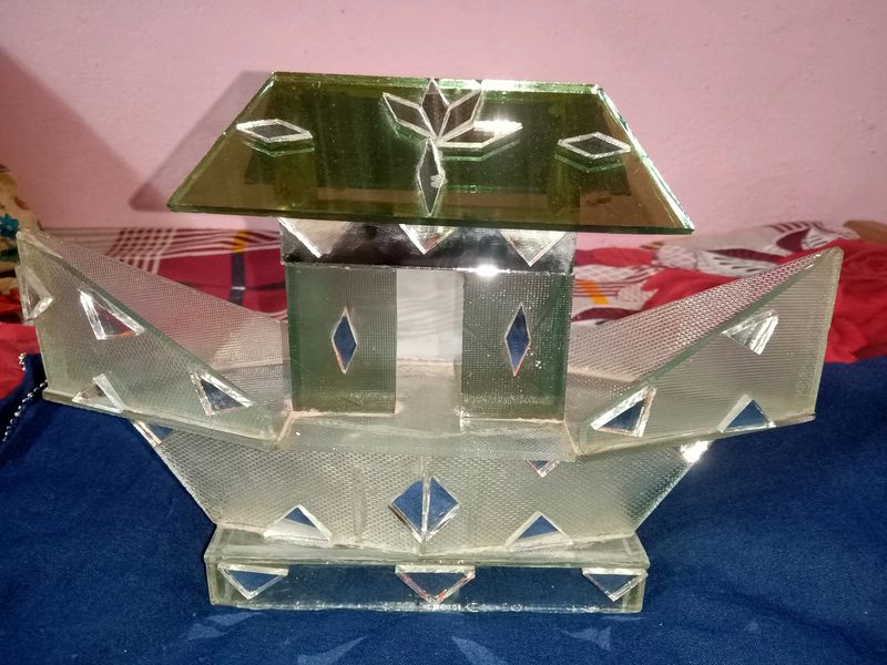 Glass House Showpiece
