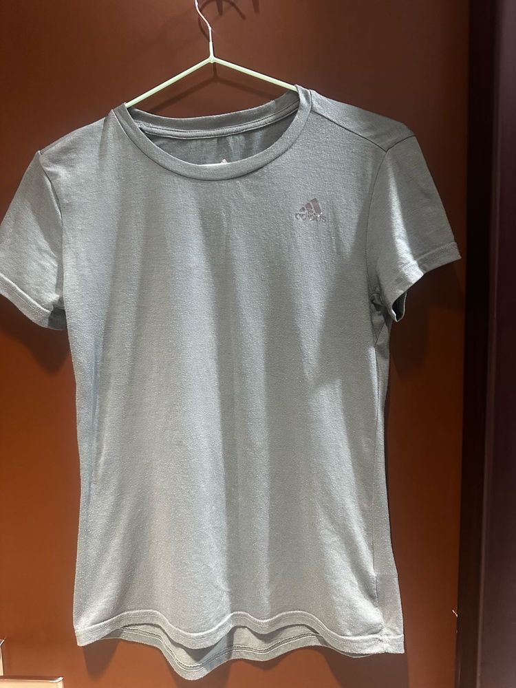 Adidas Tshirt
