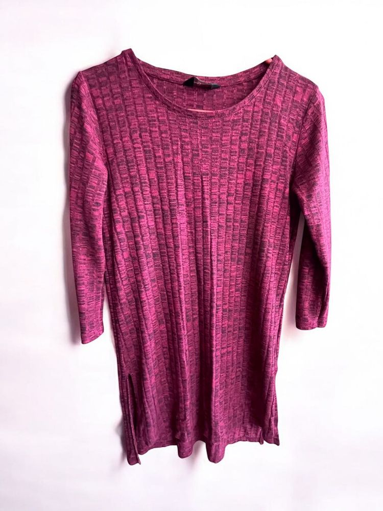 Maroon colour woman, max T-shirt