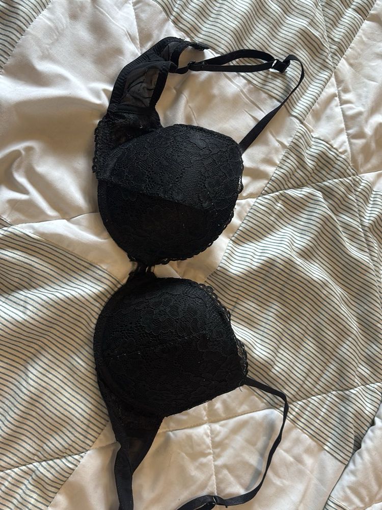 Black Lace Bra With Underwire