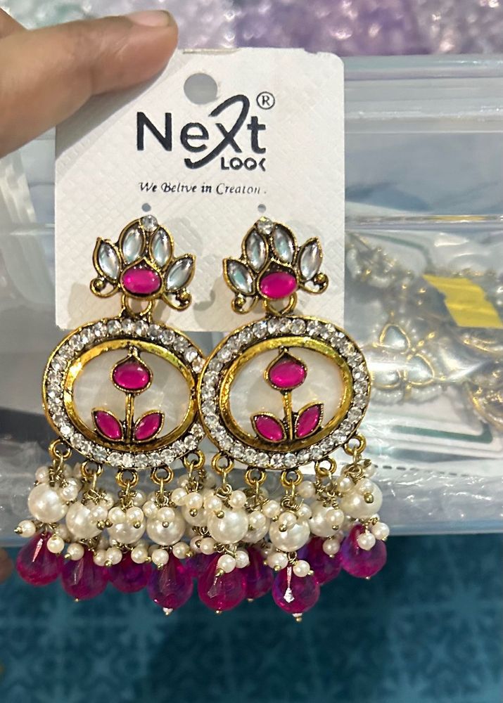 Next Look Earrings(brand new )