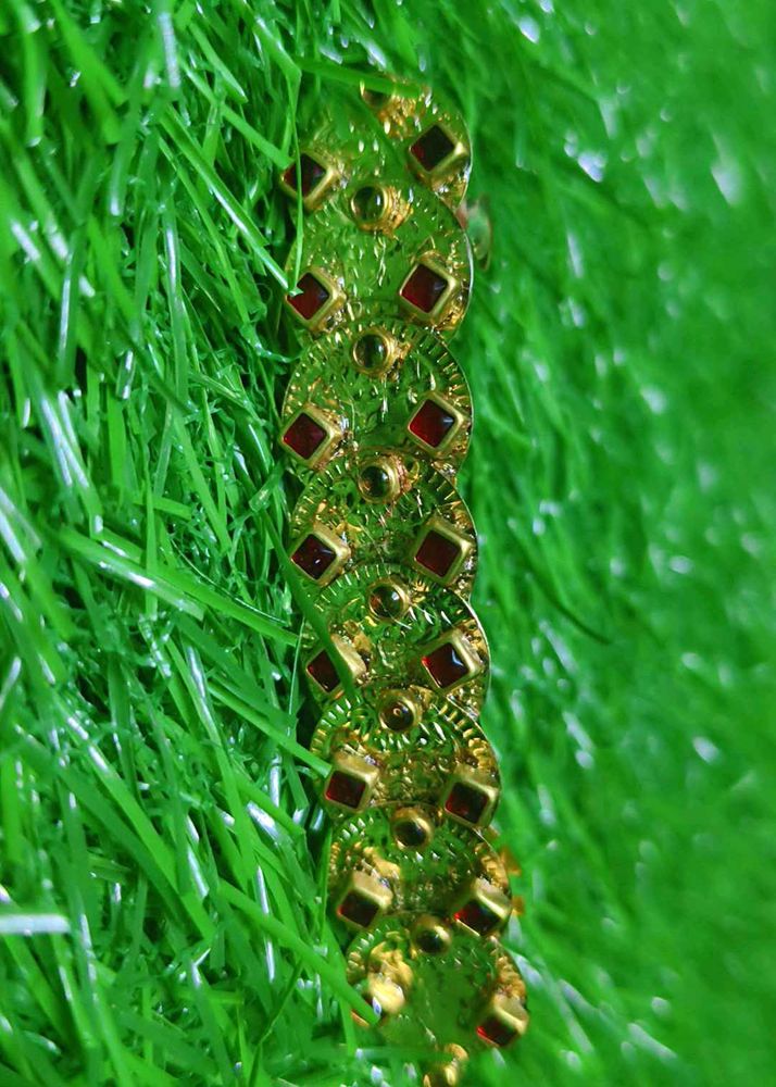 Gold-tone Clip