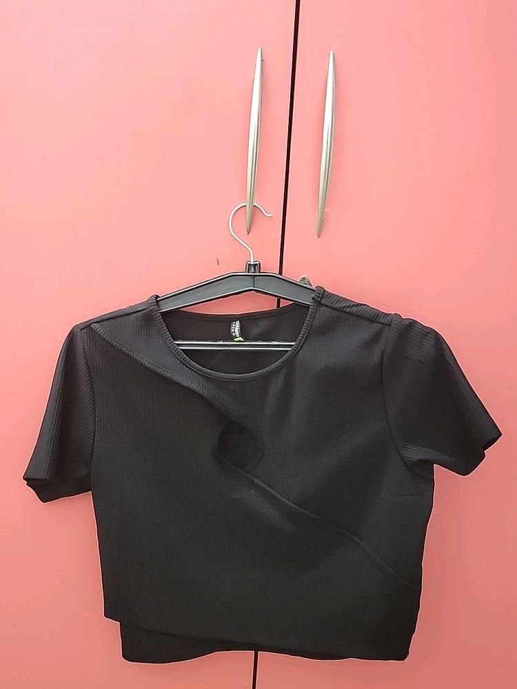 Chic Black Cutout Crop Top