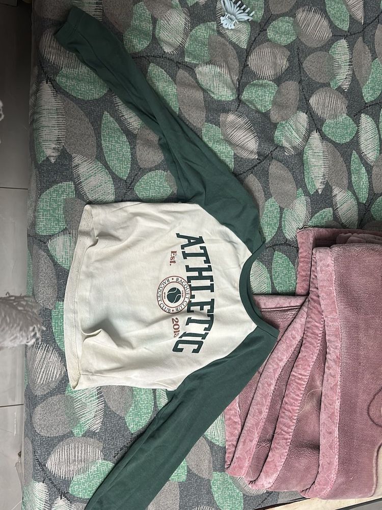 Full Sleeves Top For Gym And Daily Use
