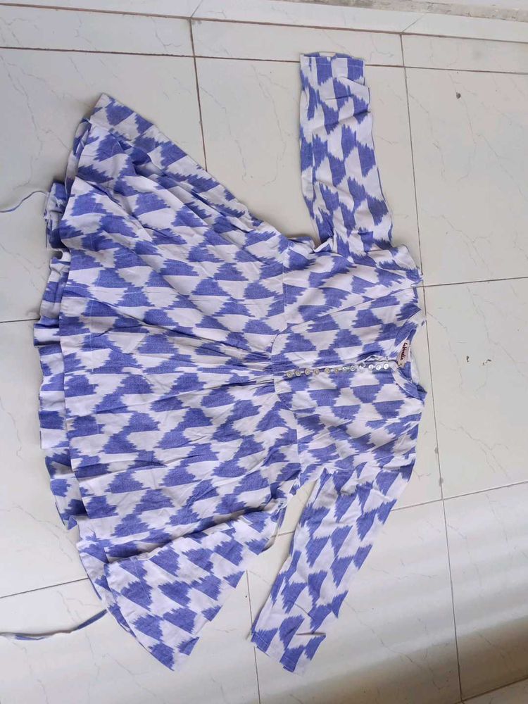 Blue &amp; White Print Ikat Kurti