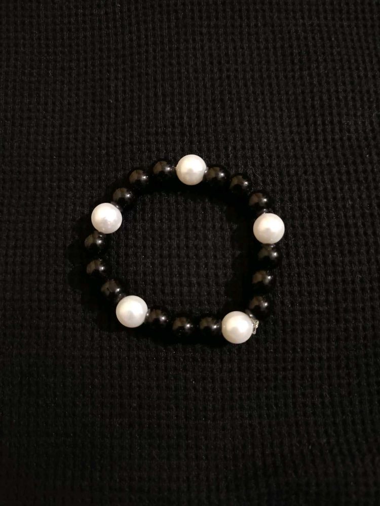 Black And white Beads Bracelet